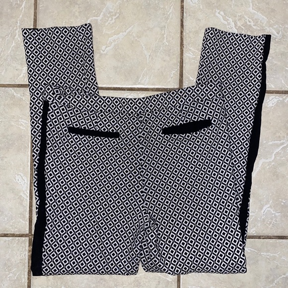 Stretchy black and white pants. - Picture 4 of 4